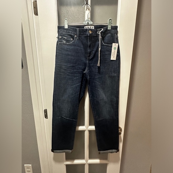 NWT DAZE DENIM The Lovergirl Roller Jean - Picture 4 of 15